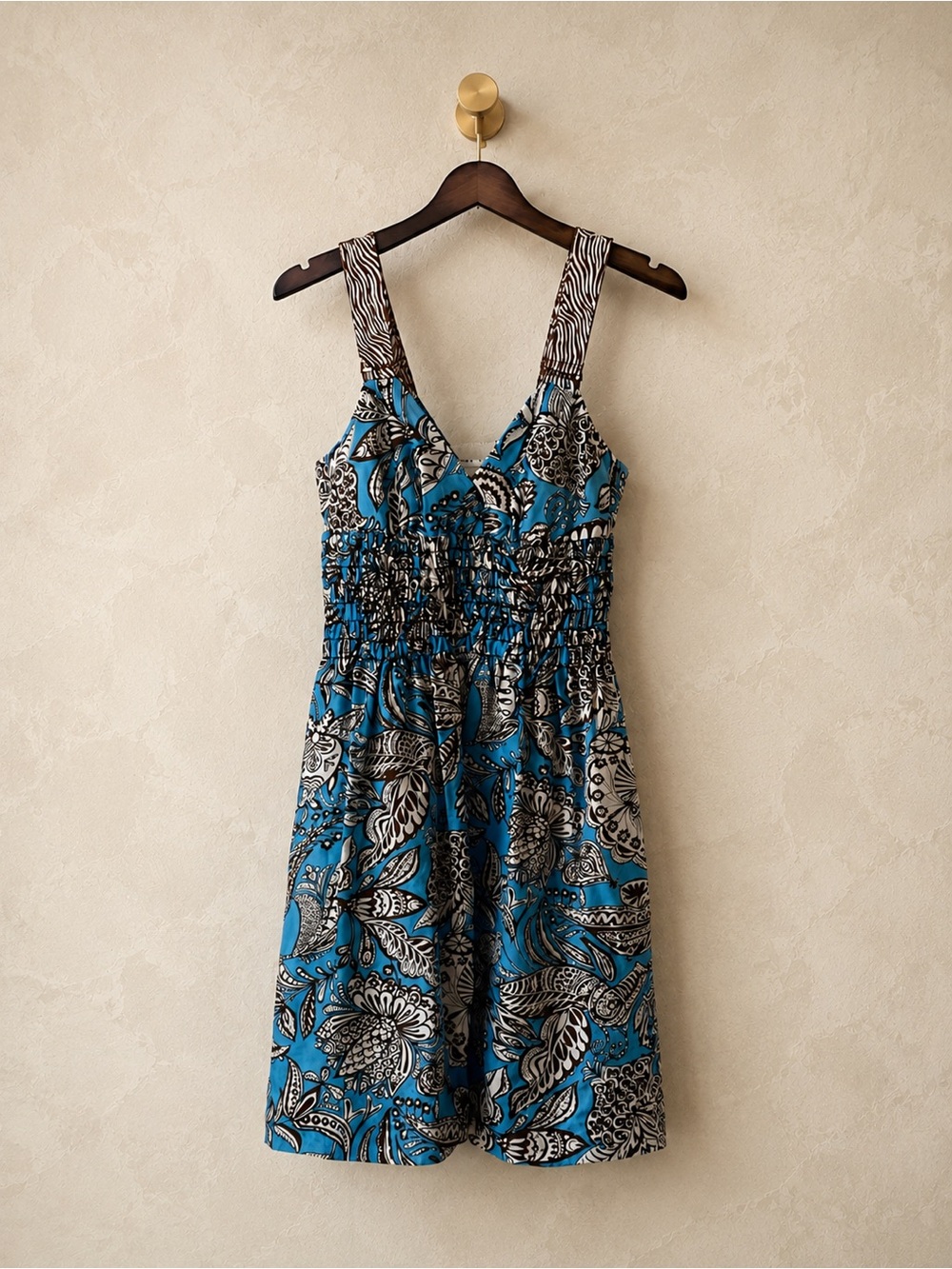💙🤎 Trina Turk 100% Silk Blue Floral Smocked Resort Sundress Vacation Dress 🌴